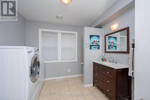 53 Fifth Avenue, St. Thomas, ON - Indoor Photo Showing Laundry Room