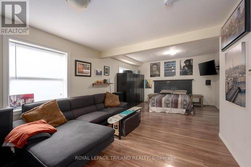 53 Fifth Avenue, St. Thomas, ON - Indoor Photo Showing Living Room