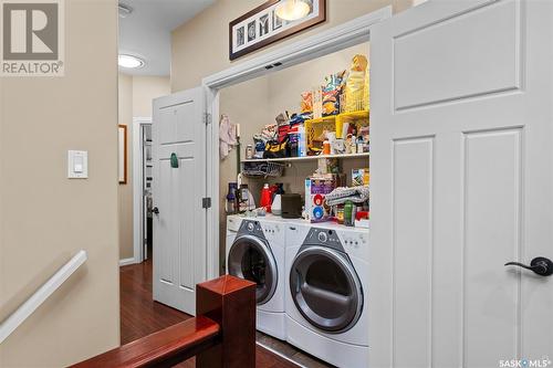 18 Steele Bay, Prince Albert, SK - Indoor Photo Showing Laundry Room