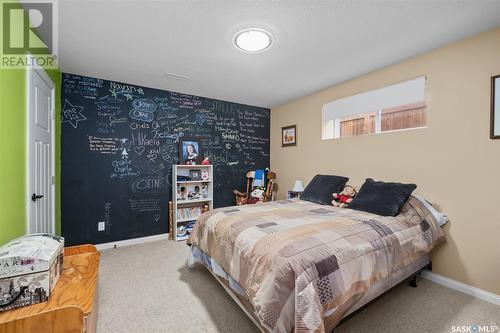 18 Steele Bay, Prince Albert, SK - Indoor Photo Showing Bedroom