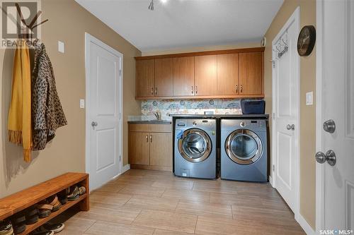 1148 Meier Drive, Moose Jaw, SK - Indoor Photo Showing Laundry Room