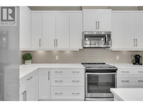 2405 Tallus Green Crescent Unit# 9, West Kelowna, BC - Indoor Photo Showing Kitchen