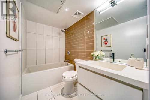 #706 -85 Queens Wharf Rd, Toronto, ON - Indoor Photo Showing Bathroom