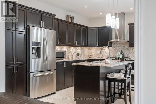 79 Valleyway Drive, Brampton, ON - Indoor Photo Showing Kitchen With Upgraded Kitchen