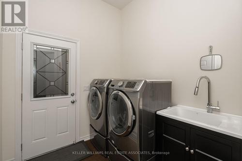 79 Valleyway Dr, Brampton, ON - Indoor Photo Showing Laundry Room