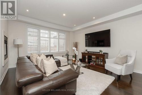 79 Valleyway Dr, Brampton, ON - Indoor Photo Showing Living Room