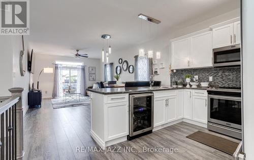 75 Farmington Crescent, Belleville, ON - Indoor Photo Showing Kitchen With Upgraded Kitchen