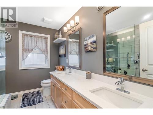 4043 Gallaghers Terrace, Kelowna, BC - Indoor Photo Showing Bathroom
