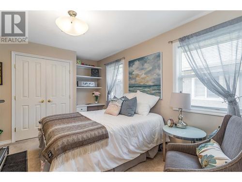 4043 Gallaghers Terrace, Kelowna, BC - Indoor Photo Showing Bedroom