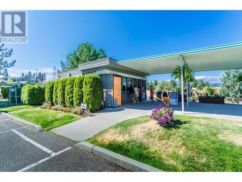 4043 Gallaghers Terrace, Kelowna, BC - Outdoor