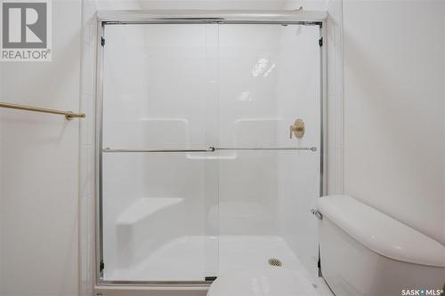 138 Taube Avenue, Saskatoon, SK - Indoor Photo Showing Bathroom