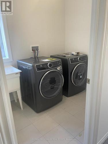 663 Anishinaabe Drive, Shelburne, ON - Indoor Photo Showing Laundry Room