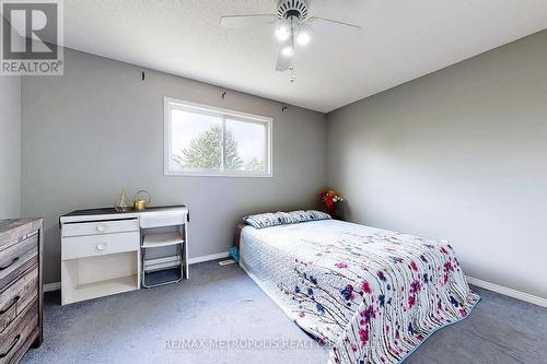 #48 -325 Lighthouse Rd, London, ON - Indoor Photo Showing Bedroom