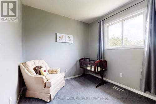 #48 -325 Lighthouse Rd, London, ON - Indoor Photo Showing Other Room
