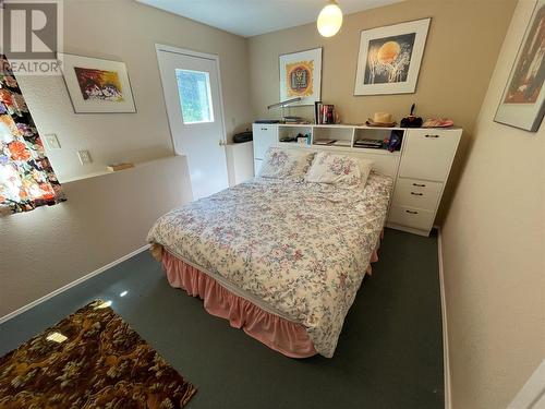 110 Russell Road, Vernon, BC - Indoor Photo Showing Bedroom