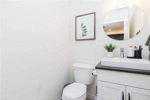 204 388 Pipeline Road, Winnipeg, MB - Indoor Photo Showing Bathroom