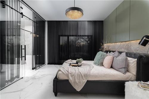 60 Curry Drive, Headingley, MB - Indoor Photo Showing Bedroom