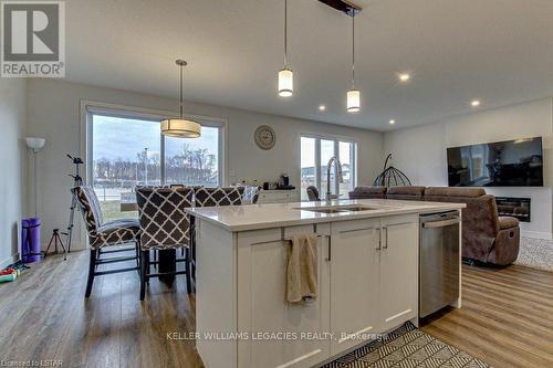 2105 Tokala Tr, London, ON - Indoor Photo Showing Kitchen With Double Sink With Upgraded Kitchen