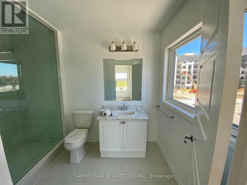 #63 -85 Grovewood Common, Oakville, ON - Indoor Photo Showing Bathroom