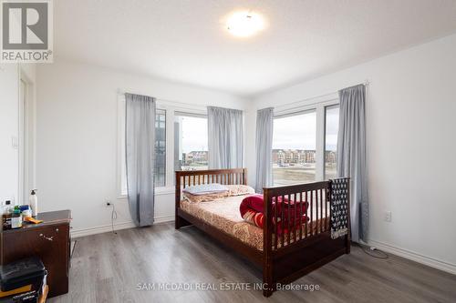 #63 -85 Grovewood Common, Oakville, ON - Indoor Photo Showing Bedroom