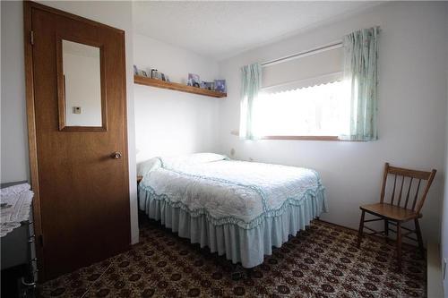 216 Grange Street, Elkhorn, MB - Indoor Photo Showing Bedroom