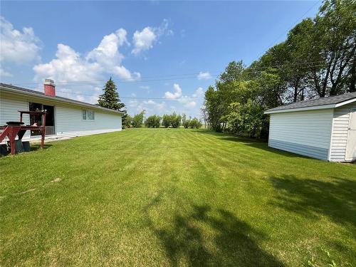 216 Grange Street, Elkhorn, MB - Indoor Photo Showing Laundry Room