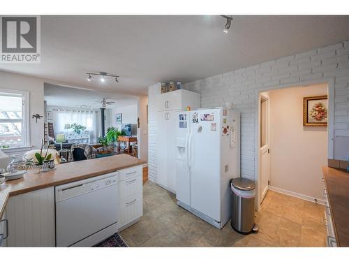 1298 Government Street, Penticton, BC - Indoor Photo Showing Kitchen