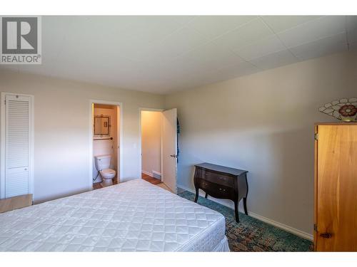 1298 Government Street, Penticton, BC - Indoor Photo Showing Bedroom