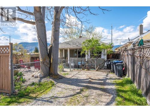 1298 Government Street, Penticton, BC - Outdoor