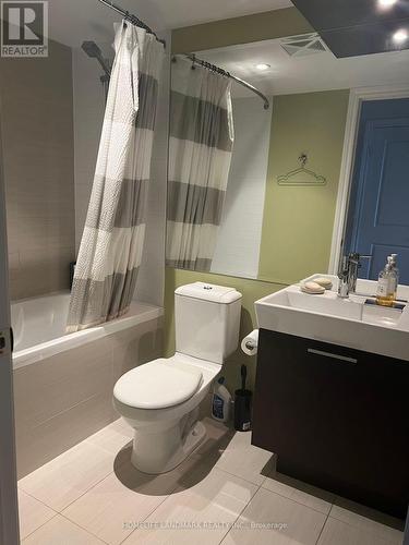 5603 - 386 Yonge Street, Toronto, ON - Indoor Photo Showing Bathroom