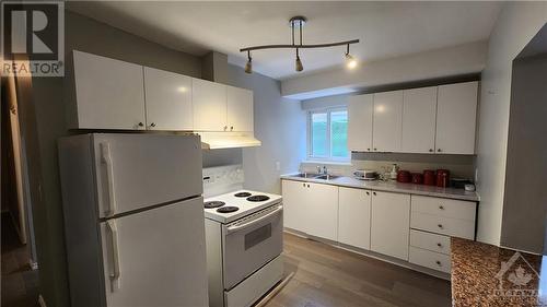329 Richelieu Avenue, Ottawa, ON - Indoor Photo Showing Kitchen