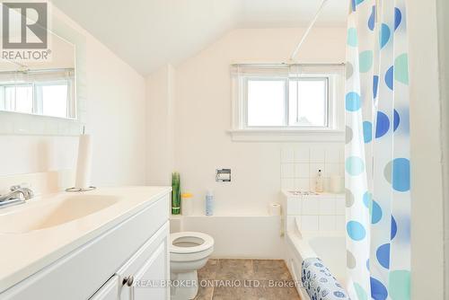 1405 King Street E, Cambridge, ON - Indoor Photo Showing Bathroom