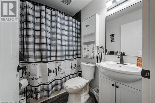 82 Wilson Avenue, Tillsonburg, ON - Indoor Photo Showing Bathroom