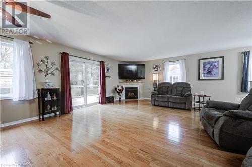 82 Wilson Avenue, Tillsonburg, ON - Indoor Photo Showing Living Room With Fireplace