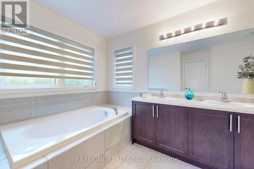 148 Hawkins Street, Georgina, ON - Indoor Photo Showing Bathroom