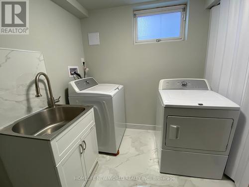 35 Pepler Place, Barrie, ON - Indoor Photo Showing Laundry Room