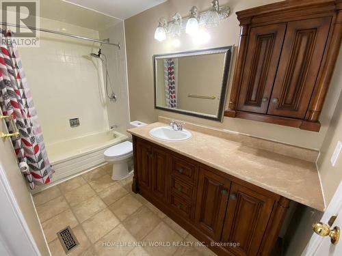 35 Pepler Place, Barrie, ON - Indoor Photo Showing Bathroom