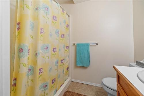 7116 Wright Way, Trail, BC - Indoor Photo Showing Bathroom