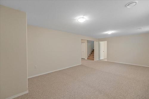 7116 Wright Way, Trail, BC - Indoor Photo Showing Other Room
