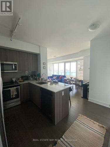 2816 - 30 Shore Breeze Drive, Toronto, ON - Indoor Photo Showing Kitchen With Upgraded Kitchen