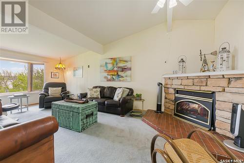 100 6Th Street, Buena Vista, SK - Indoor Photo Showing Living Room With Fireplace