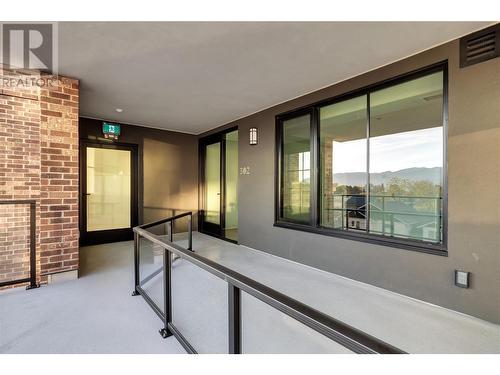 450 Groves Avenue Unit# 302, Kelowna, BC -  With Exterior
