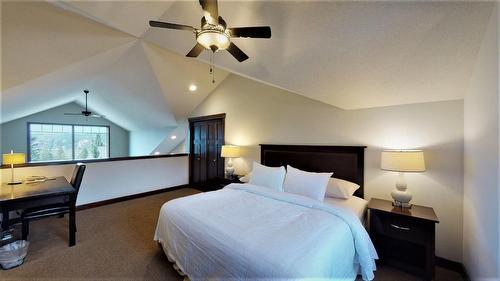 735 C - 700 Bighorn Boulevard, Radium Hot Springs, BC - Indoor Photo Showing Bedroom