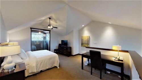 735 C - 700 Bighorn Boulevard, Radium Hot Springs, BC - Indoor Photo Showing Bedroom