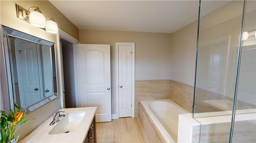 Ensuite Bathroom - 4184 Village Creek Drive, Stevensville, ON - Indoor Photo Showing Bathroom