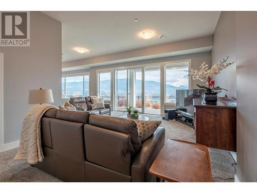 3808 Terrapin Place, Vernon, BC - Indoor Photo Showing Living Room