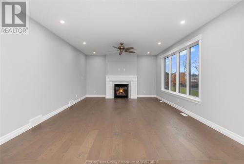59 Belleview, Kingsville, ON - Indoor With Fireplace