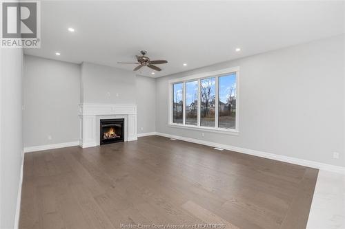 59 Belleview, Kingsville, ON - Indoor Photo Showing Living Room With Fireplace