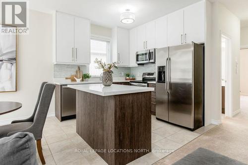 47 Allegra Dr, Wasaga Beach, ON - Indoor Photo Showing Kitchen With Upgraded Kitchen