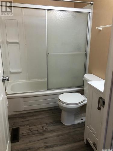 829 Sturgis Avenue, Sturgis, SK - Indoor Photo Showing Bathroom